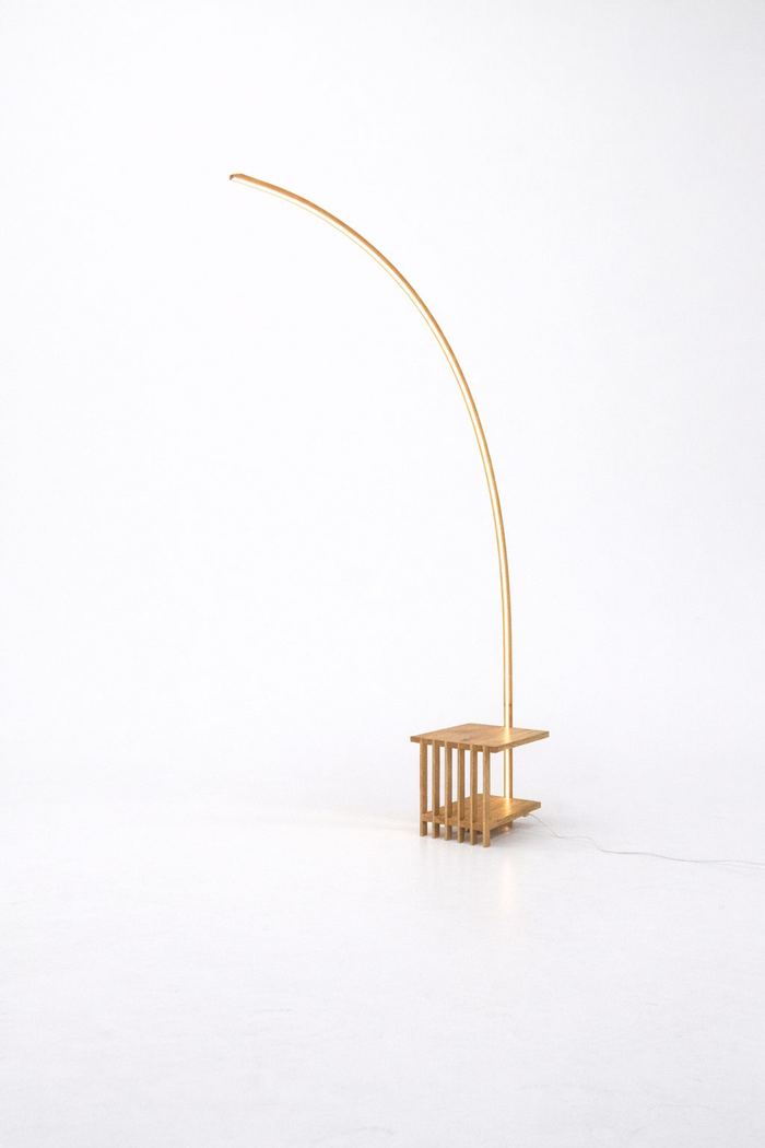 Eiken latten boog lamp by Jim Bob Ruijgrok